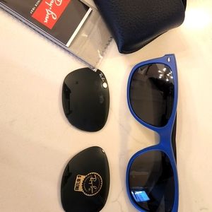 Men's blue RayBan wayfarer sunglasses